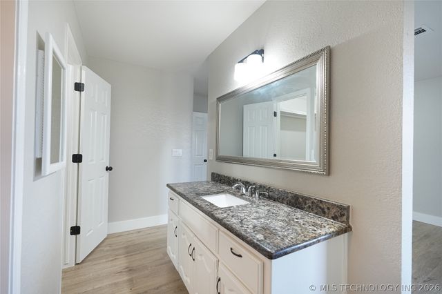 1925 N Desert Palm Avenue, Broken Arrow, OK 74012