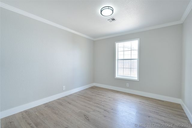 1925 N Desert Palm Avenue, Broken Arrow, OK 74012