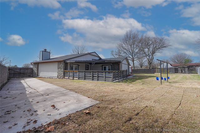 1925 N Desert Palm Avenue, Broken Arrow, OK 74012