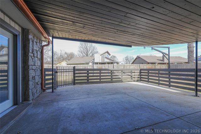 1925 N Desert Palm Avenue, Broken Arrow, OK 74012