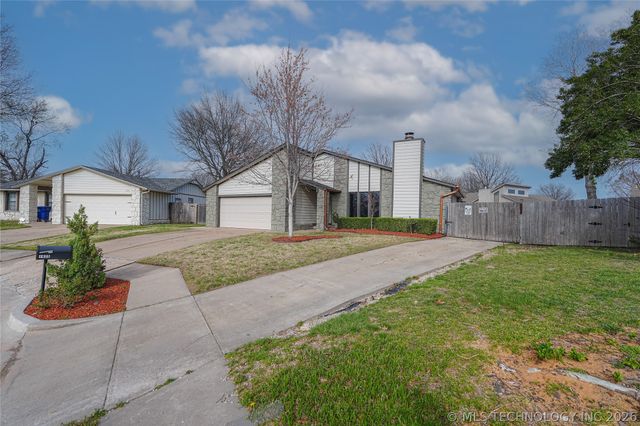 1925 N Desert Palm Avenue, Broken Arrow, OK 74012