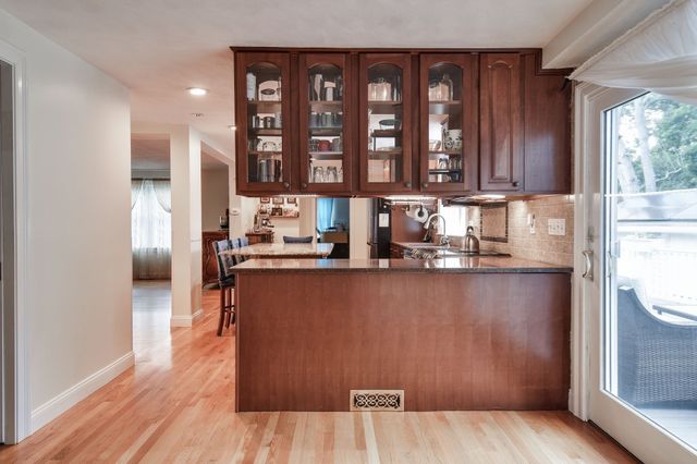 202 Boston Post Rd, Wayland, MA 01778