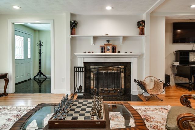 202 Boston Post Rd, Wayland, MA 01778