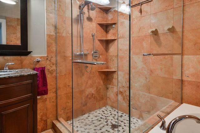 202 Boston Post Rd, Wayland, MA 01778