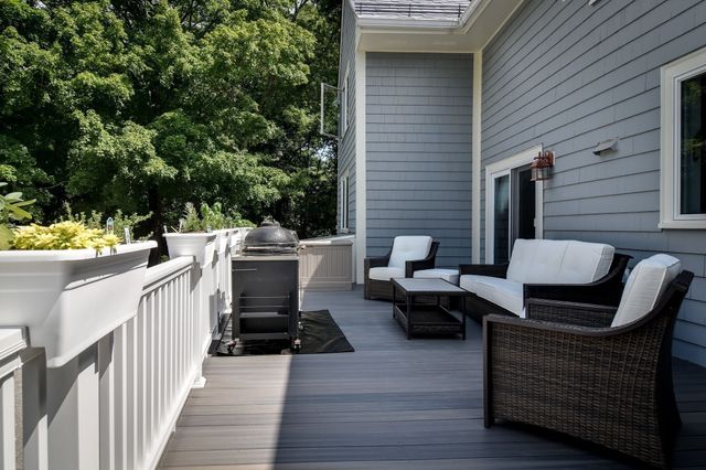 202 Boston Post Rd, Wayland, MA 01778