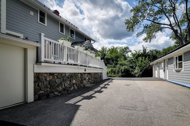 202 Boston Post Rd, Wayland, MA 01778