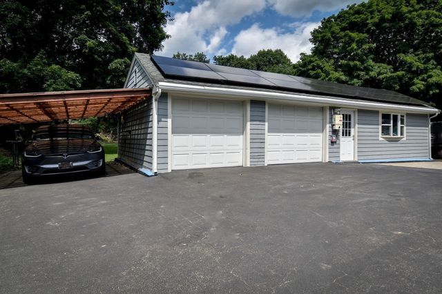 202 Boston Post Rd, Wayland, MA 01778