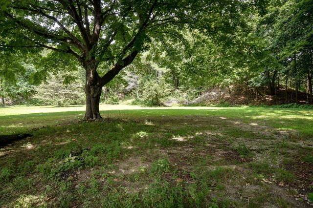 202 Boston Post Rd, Wayland, MA 01778