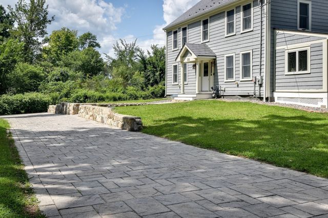 202 Boston Post Rd, Wayland, MA 01778