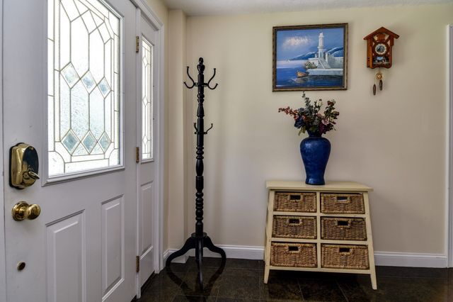 202 Boston Post Rd, Wayland, MA 01778