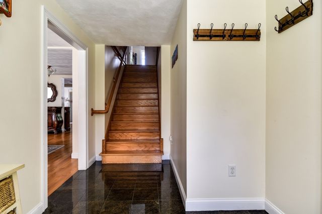 202 Boston Post Rd, Wayland, MA 01778