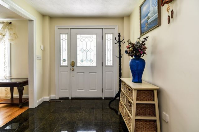 202 Boston Post Rd, Wayland, MA 01778
