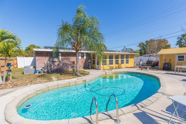 4102 W FAIRVIEW HEIGHTS, Tampa, FL 33616