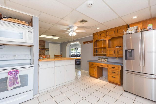 4102 W FAIRVIEW HEIGHTS, Tampa, FL 33616