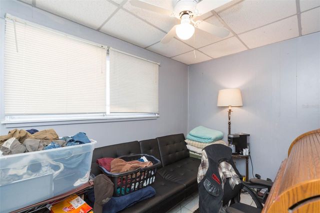 4102 W FAIRVIEW HEIGHTS, Tampa, FL 33616