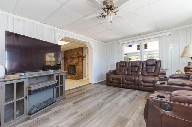 4102 W FAIRVIEW HEIGHTS, Tampa, FL 33616