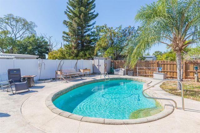 4102 W FAIRVIEW HEIGHTS, Tampa, FL 33616