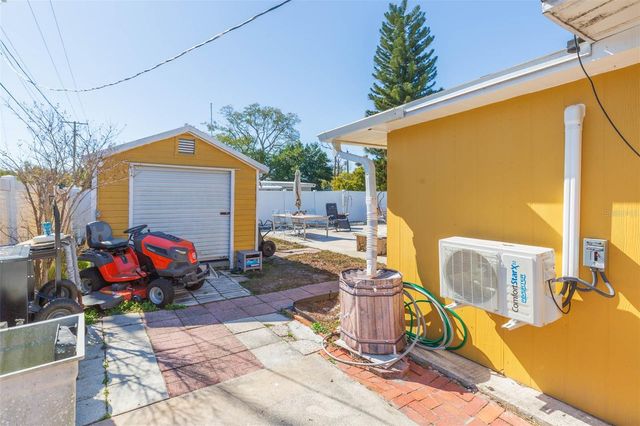 4102 W FAIRVIEW HEIGHTS, Tampa, FL 33616