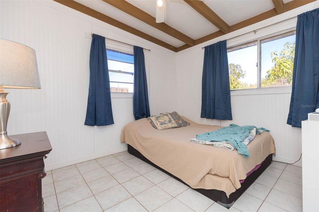 Image 21 of property listing at 4102 W FAIRVIEW HEIGHTS, Tampa, FL 33616