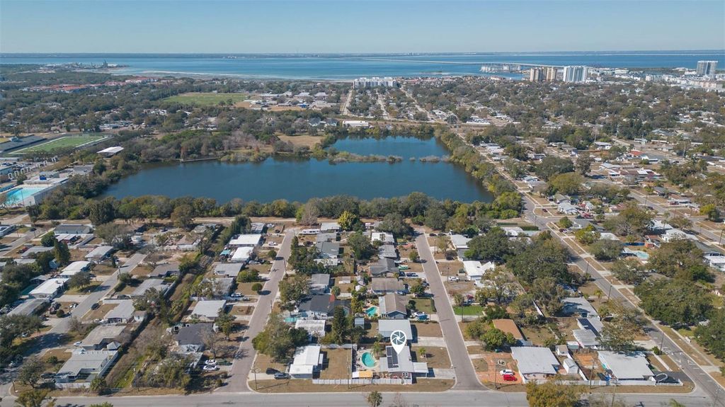 Image 46 of property listing at 4102 W FAIRVIEW HEIGHTS, Tampa, FL 33616