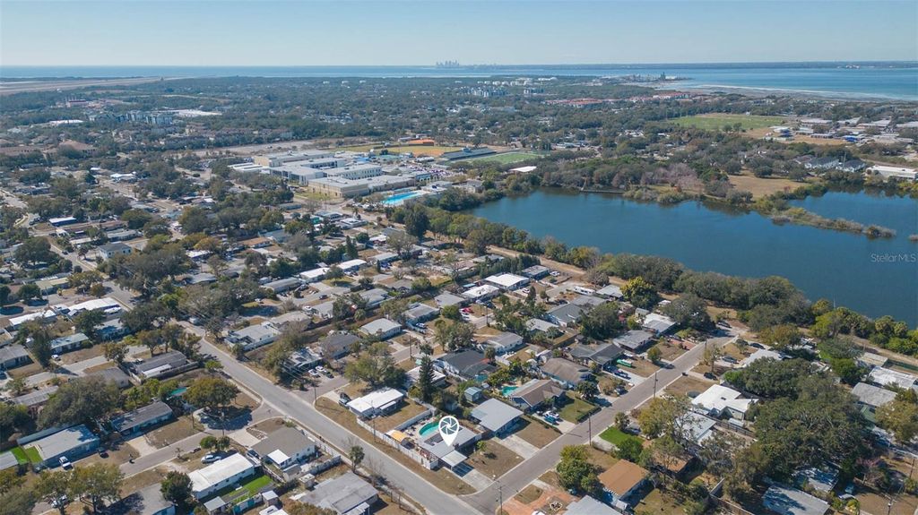 Image 47 of property listing at 4102 W FAIRVIEW HEIGHTS, Tampa, FL 33616