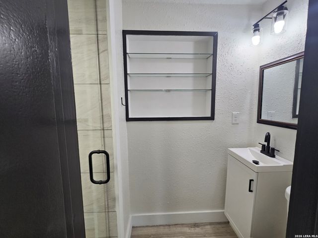 624 S AUSTIN ST, Seguin, TX 78155