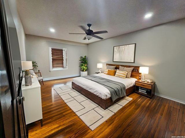 624 S AUSTIN ST, Seguin, TX 78155
