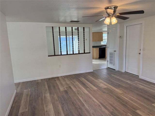 6039 20TH STREET, Zephyrhills, FL 33542