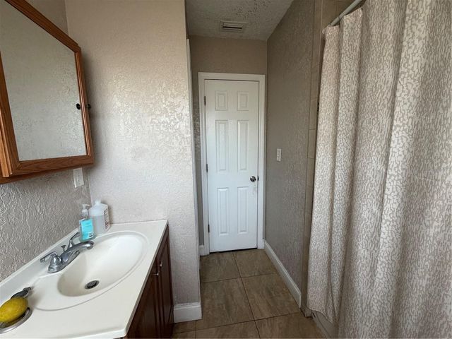 2926 W SAINT JOHN STREET, Tampa, FL 33607