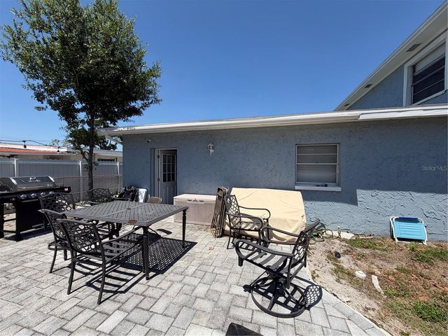 2926 W SAINT JOHN STREET, Tampa, FL 33607