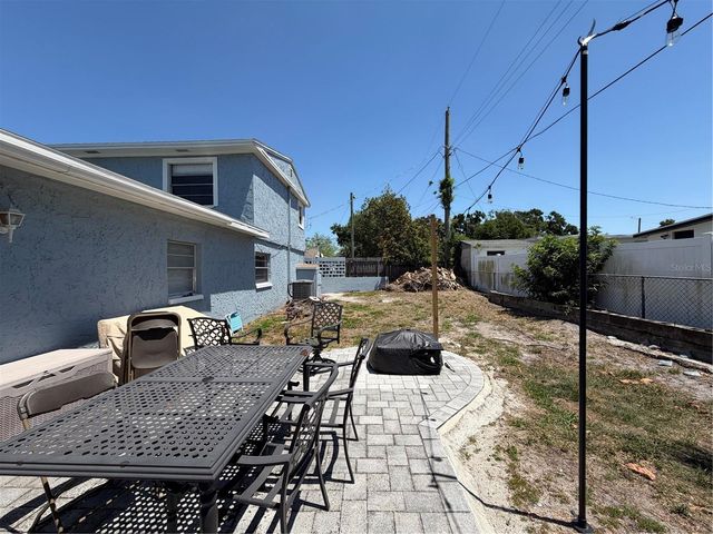 2926 W SAINT JOHN STREET, Tampa, FL 33607