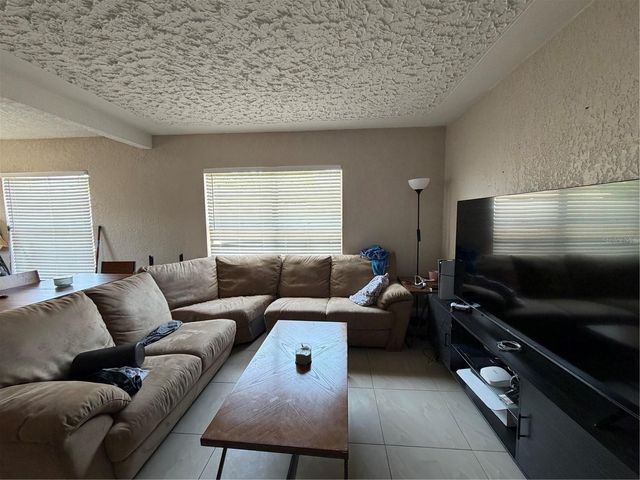 2926 W SAINT JOHN STREET, Tampa, FL 33607