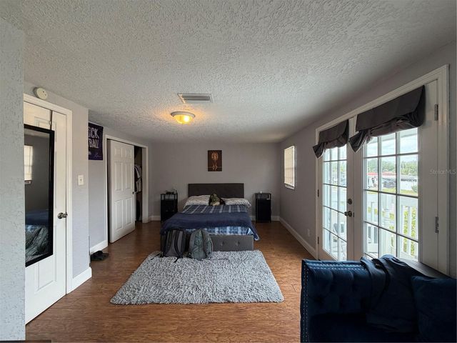 2926 W SAINT JOHN STREET, Tampa, FL 33607