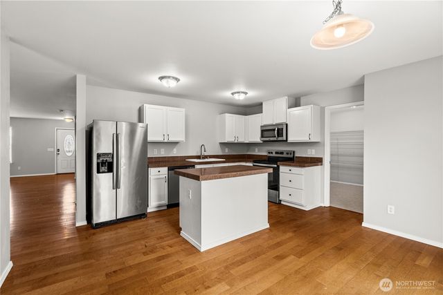 8422 175th Street Ct E, Puyallup, WA 98375