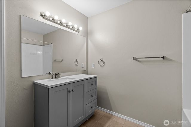 8422 175th Street Ct E, Puyallup, WA 98375
