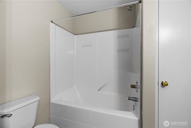 8422 175th Street Ct E, Puyallup, WA 98375