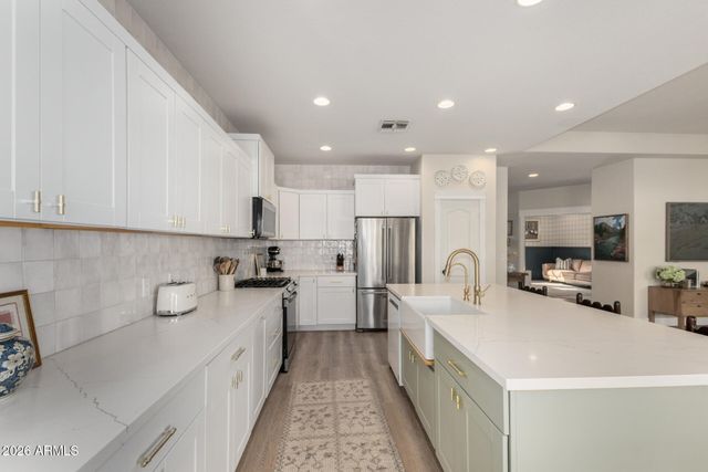 8942 E HOBART Street, Mesa, AZ 85207