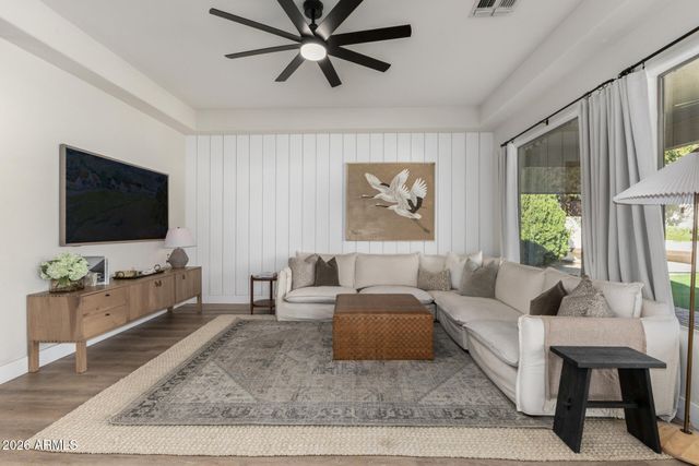 8942 E HOBART Street, Mesa, AZ 85207