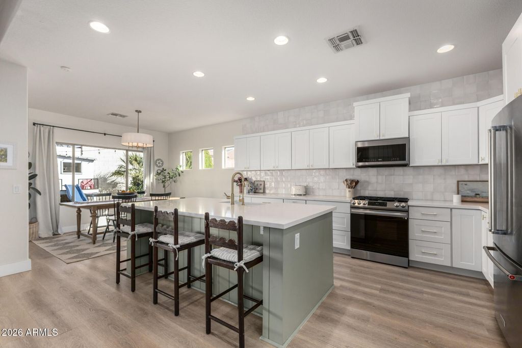 8942 E HOBART Street, Mesa, AZ 85207