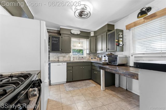 28717 Westfield Street, Livonia, MI 48150