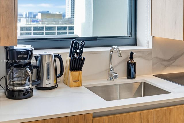 11 NE 6th 2901, Miami, FL 33132