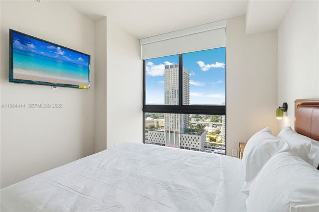 11 NE 6th 2901, Miami, FL 33132