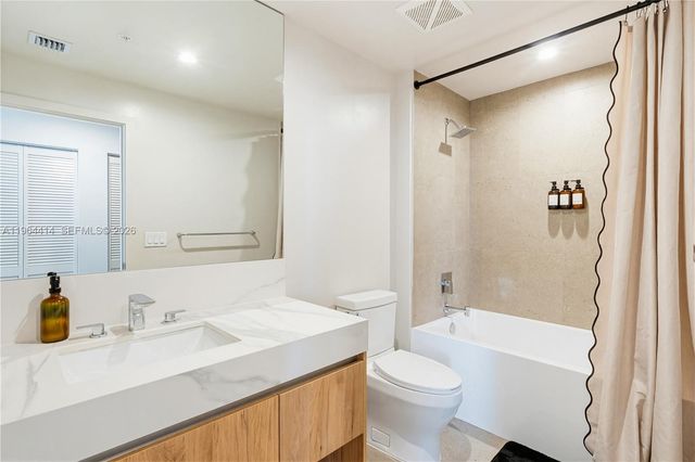 11 NE 6th 2901, Miami, FL 33132