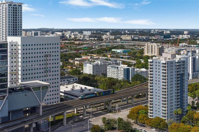 11 NE 6th 2901, Miami, FL 33132