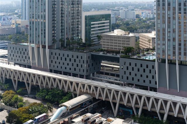 11 NE 6th 2901, Miami, FL 33132