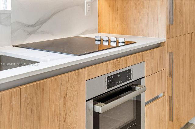 11 NE 6th 2901, Miami, FL 33132