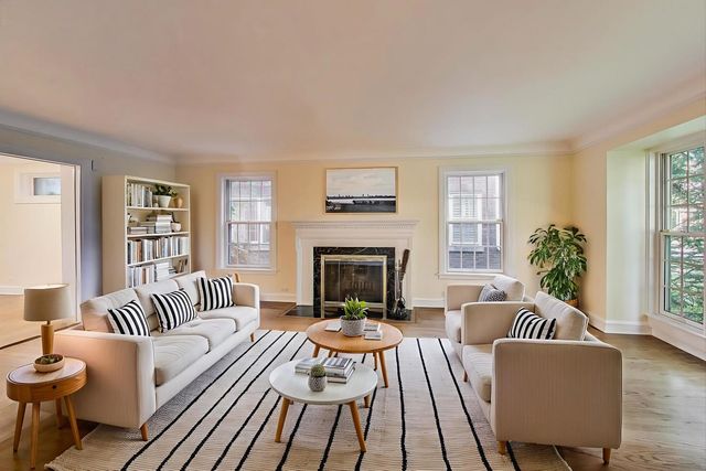 6420 N Navajo Avenue, Chicago, IL 60646