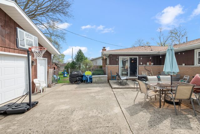 15017 Sunset Avenue, Oak Forest, IL 60452