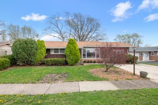 15017 Sunset Avenue, Oak Forest, IL 60452