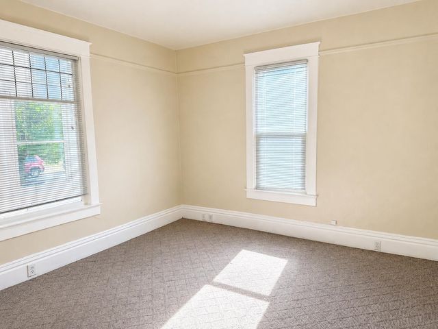 1011 E Augusta Ave, Spokane, WA 99207